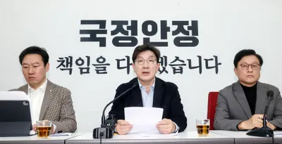 野 "檢총장 사퇴 안 하면 탄핵" 與 "국정파괴 질병 또 도졌다"