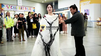 한국행위예술가협회, '제4회 서울아트페어'에서 '전위적 오프닝 퍼포먼스' 선보이다!